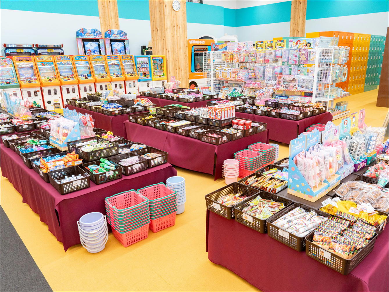 遊びながらお買い物体験♪駄菓子畑