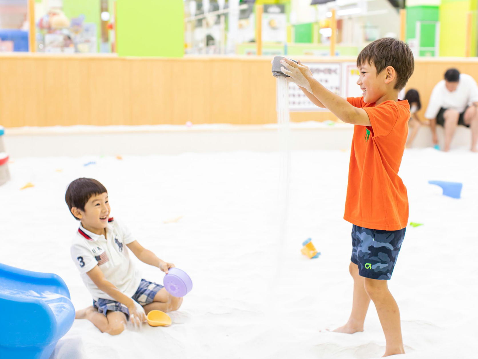 室内でも遊べる！「サラサラすなば」