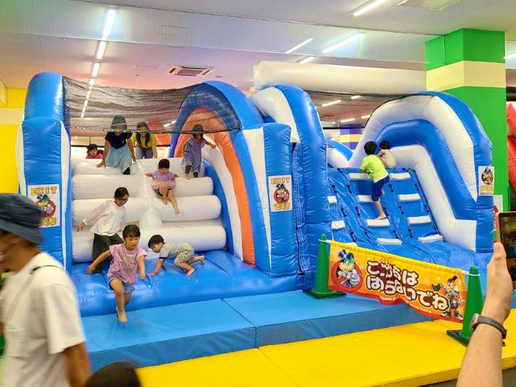 アスレチックふわふわ遊具「ニンジャブルー」