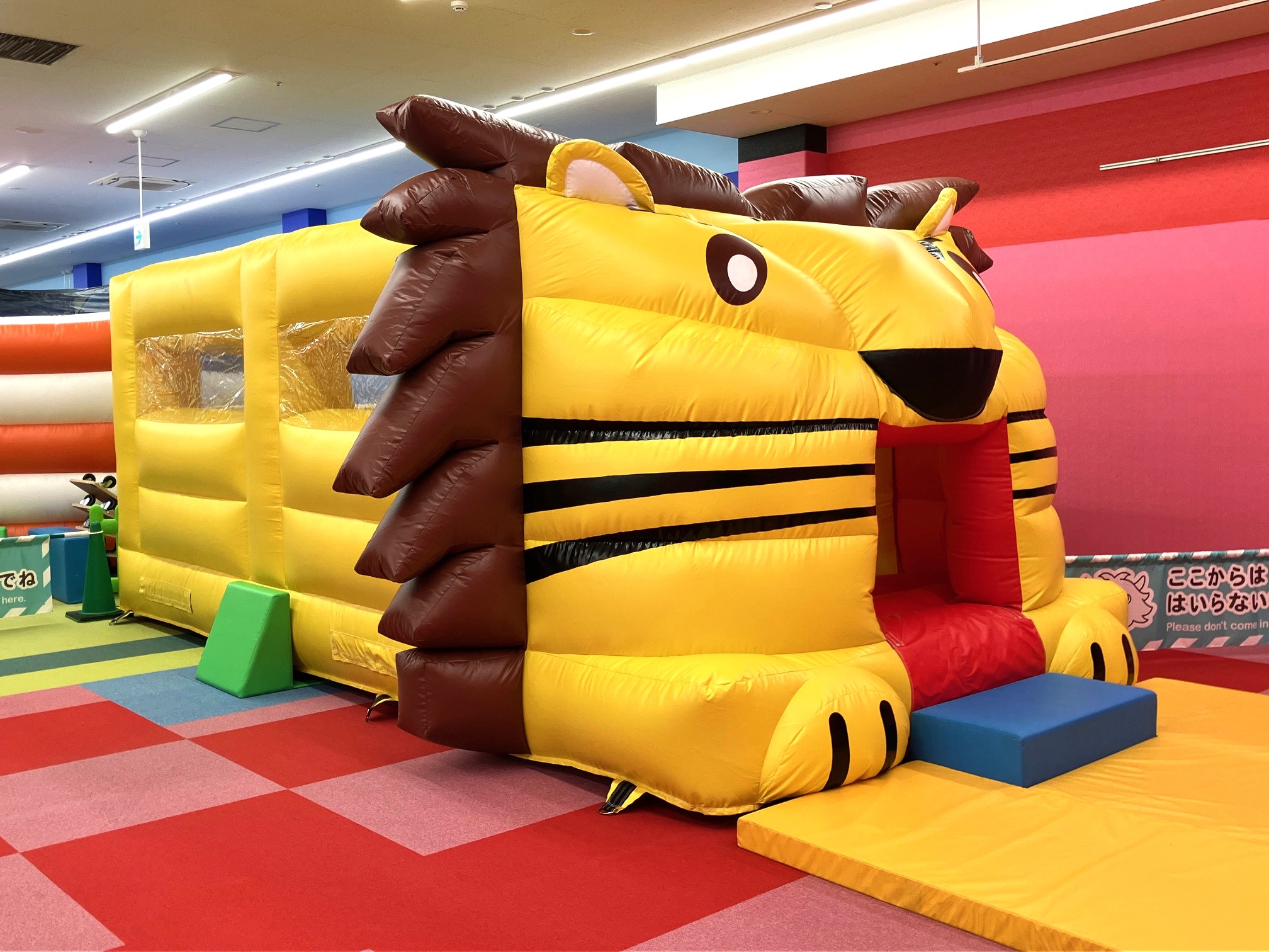 多摩店に新しいふわふわ遊具が登場！